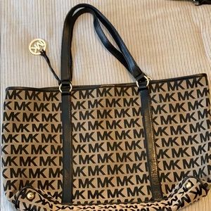 Michael Kors tote